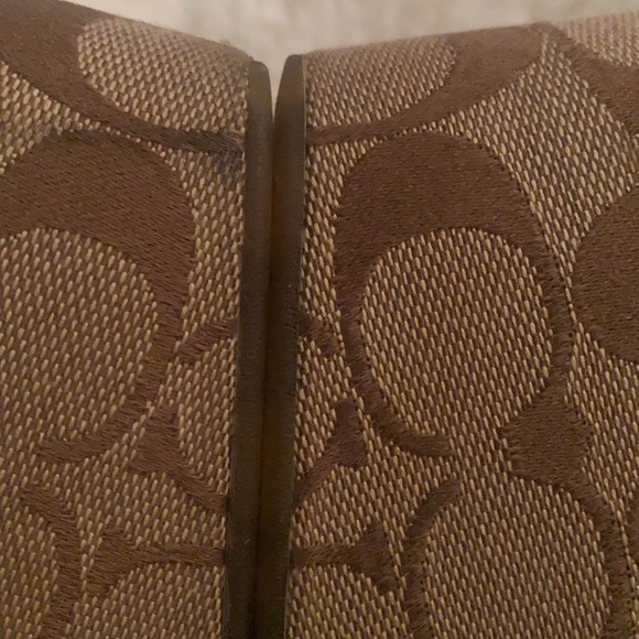 Cute Coach Sandals - Picture 3 of 4